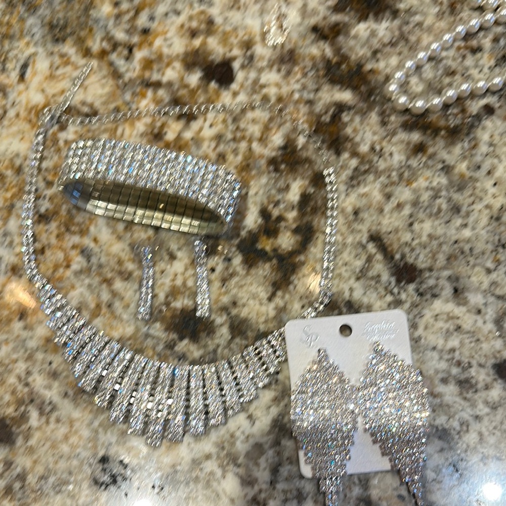 Elegant Silver Jewelry Set